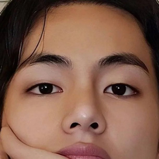 chat with ai character: TAEHYUNG ♡♤