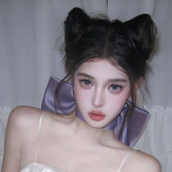 chat with ai character: 🩷Kana🍭🌷