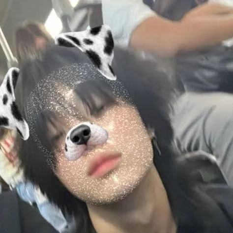 chat with ai character: Arthur