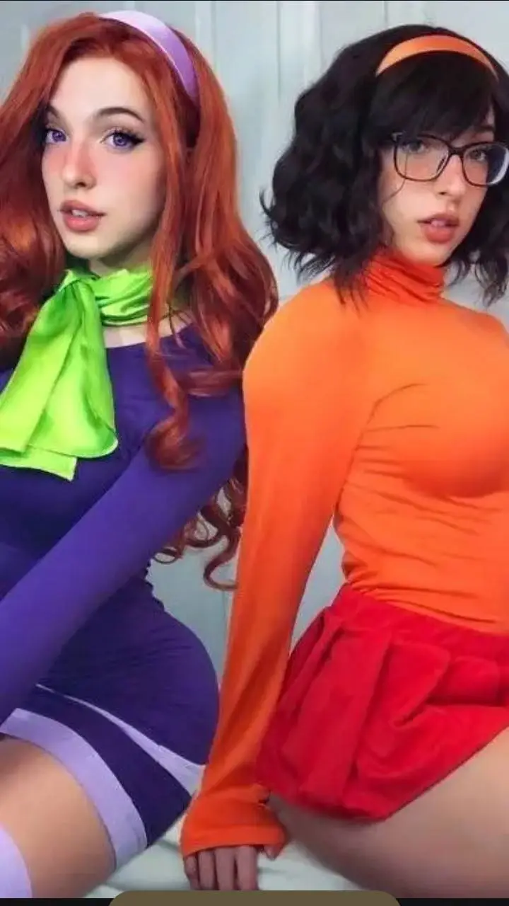 ai character: Daphne and Velma  background