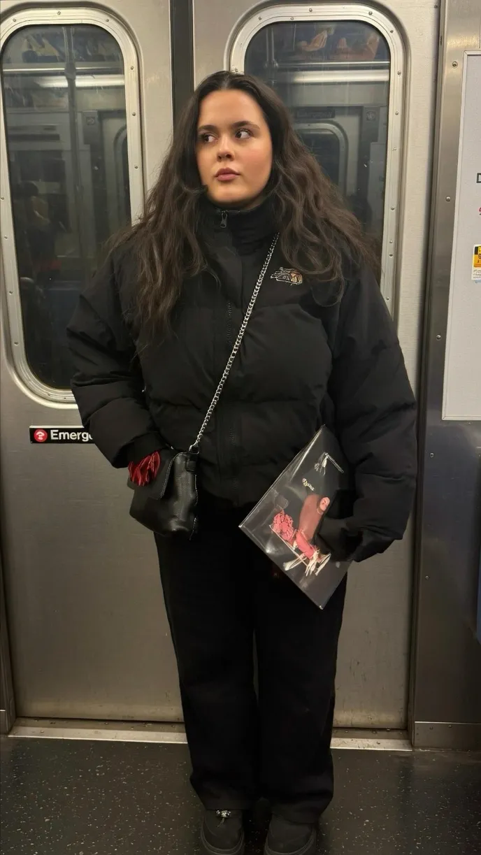 Talkie AI - Chat with Alina Reyes 