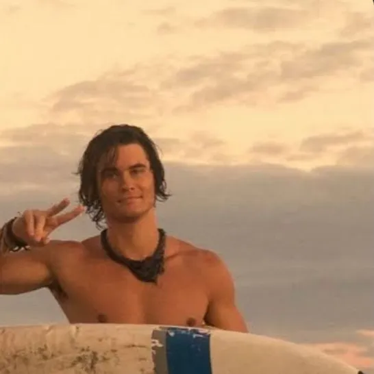 chat with ai character: John B🥰😘