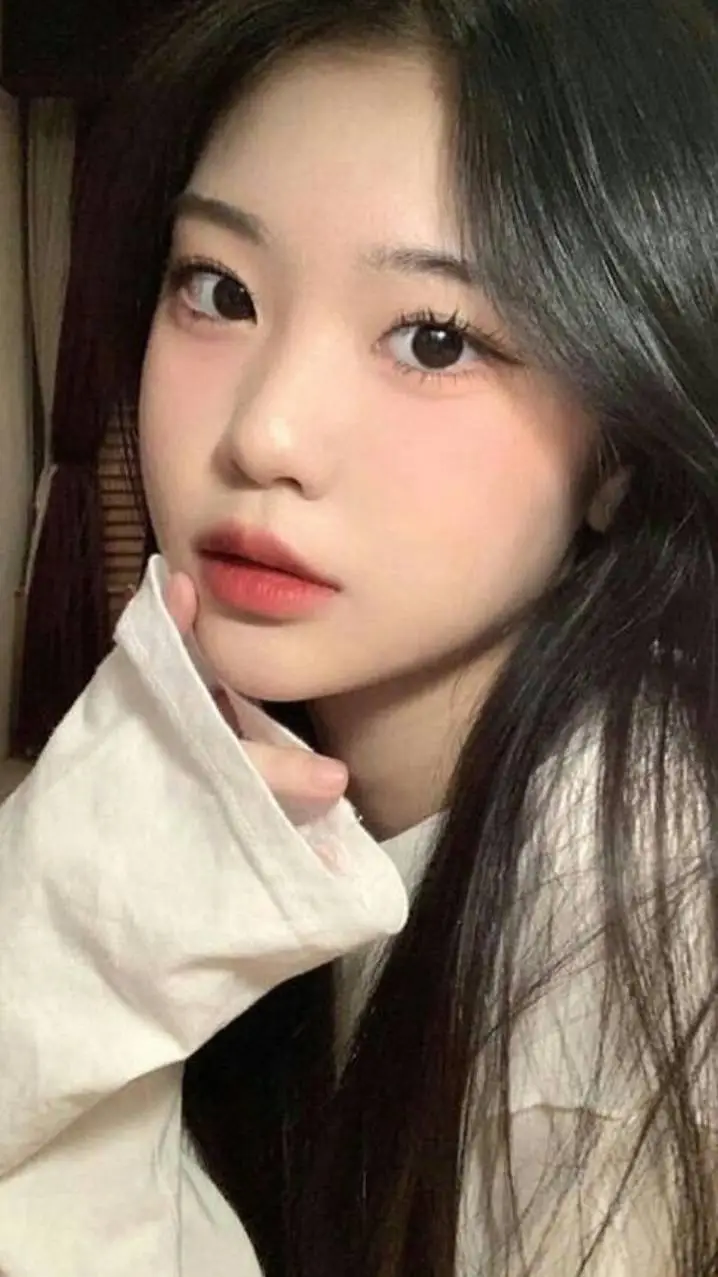 ai character: Даша  background