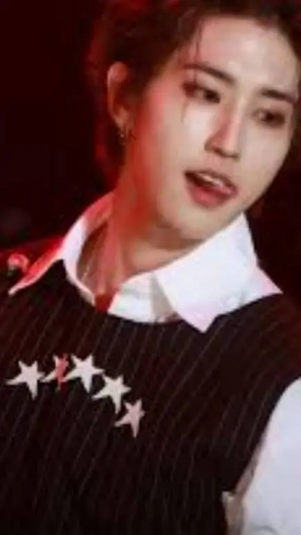 ai character: Han jisumg~} background