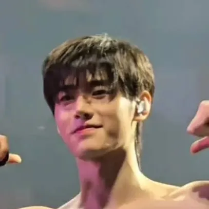 chat with ai character: Park Sunghoon 