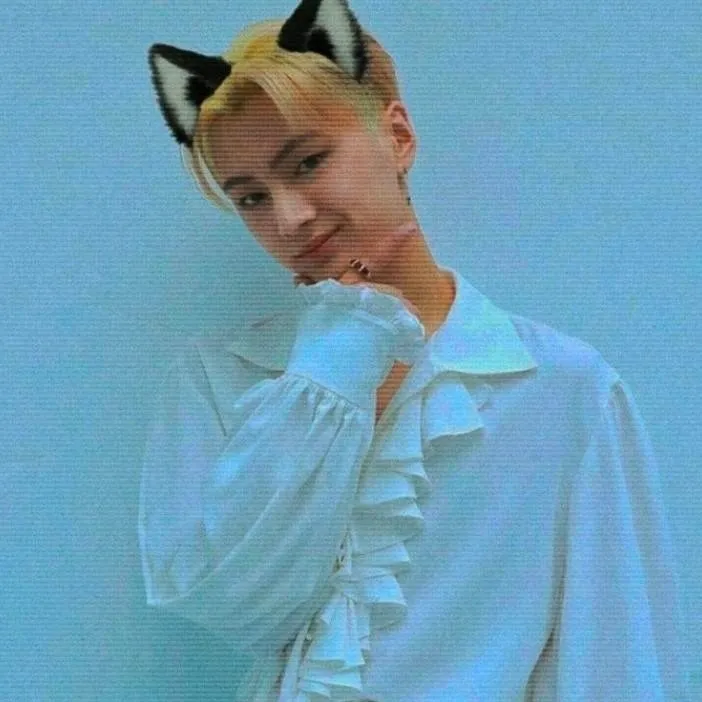 chat with ai character: ENHA HOUSEE?!!