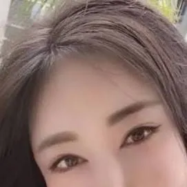 chat with ai character: Floptropica trip✨