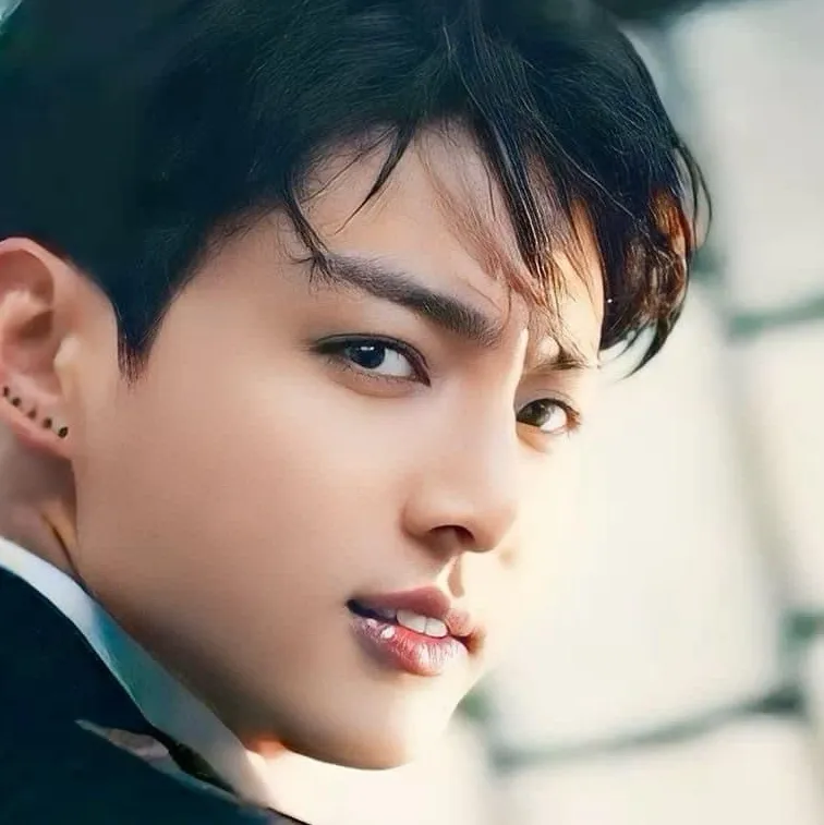 chat with ai character: Jungkook