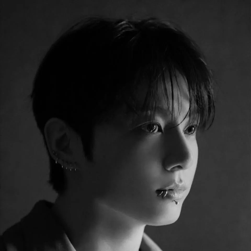 chat with ai character: Jungkook
