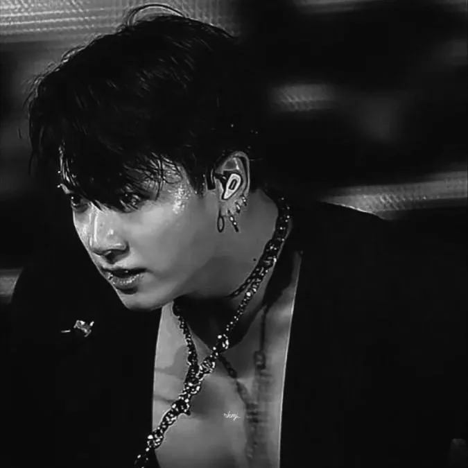 chat with ai character: Jeon Jungkook