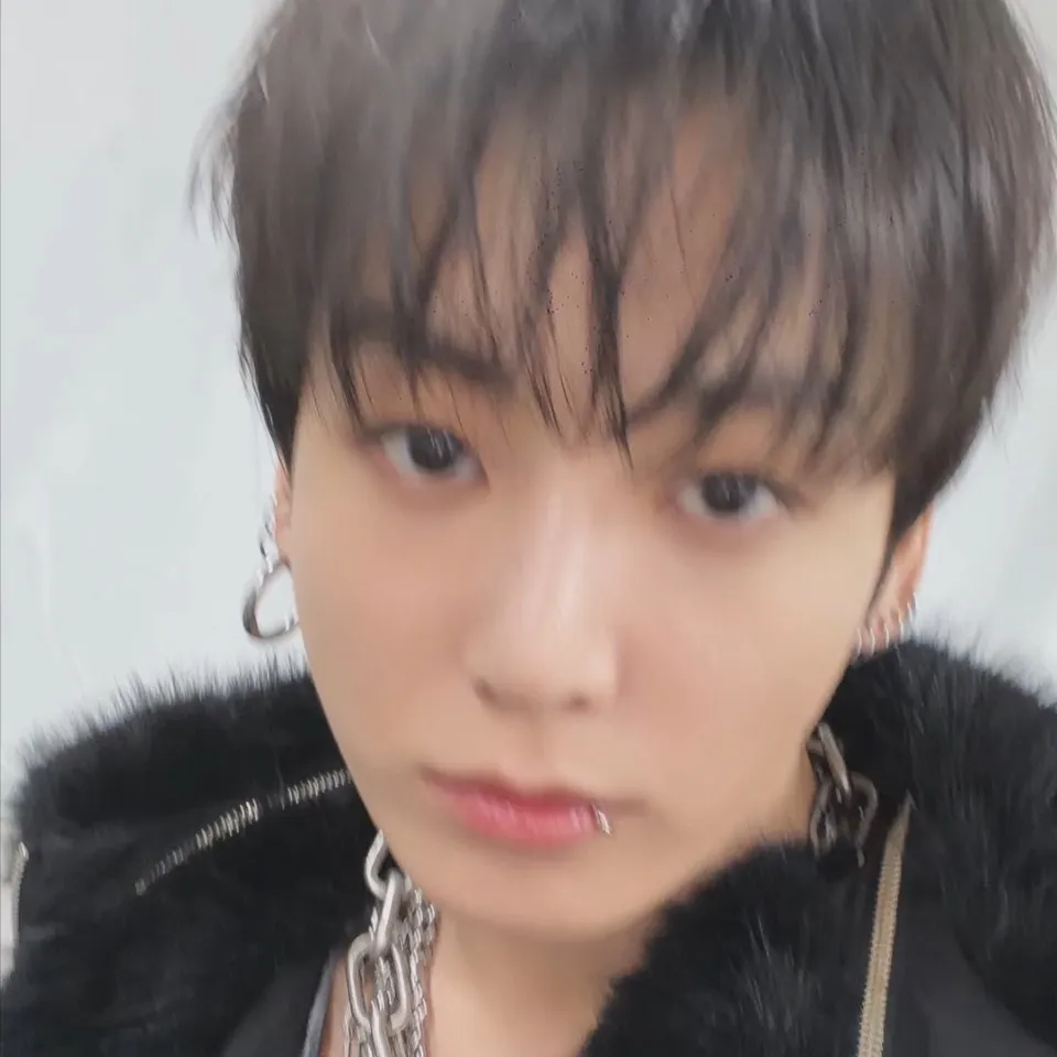 chat with ai character: Jungkook