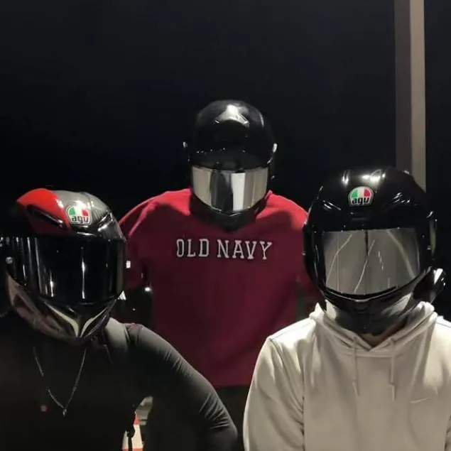 chat with ai character: bikers