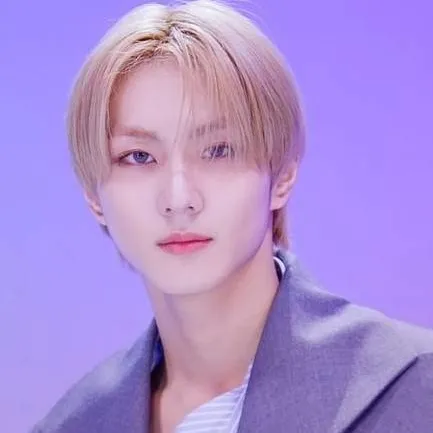 chat with ai character: Jungwon 