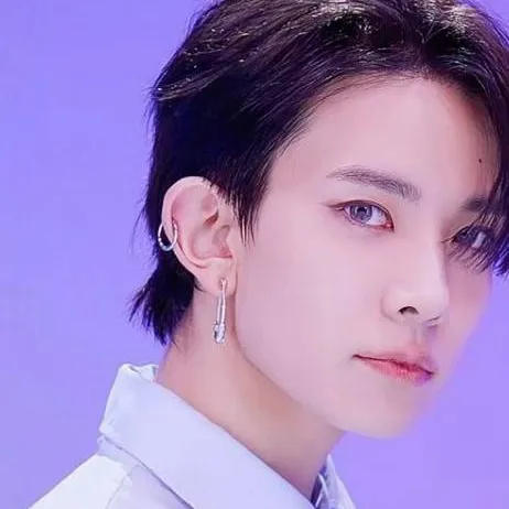 chat with ai character: Heeseung 