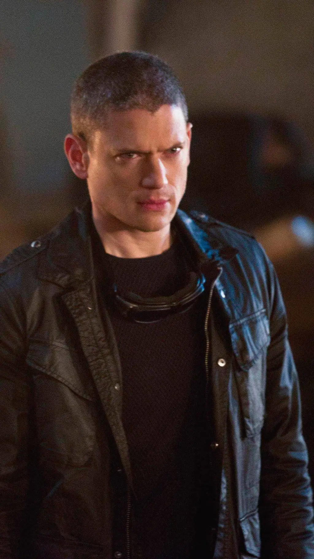 ai character: Leonard Snart background
