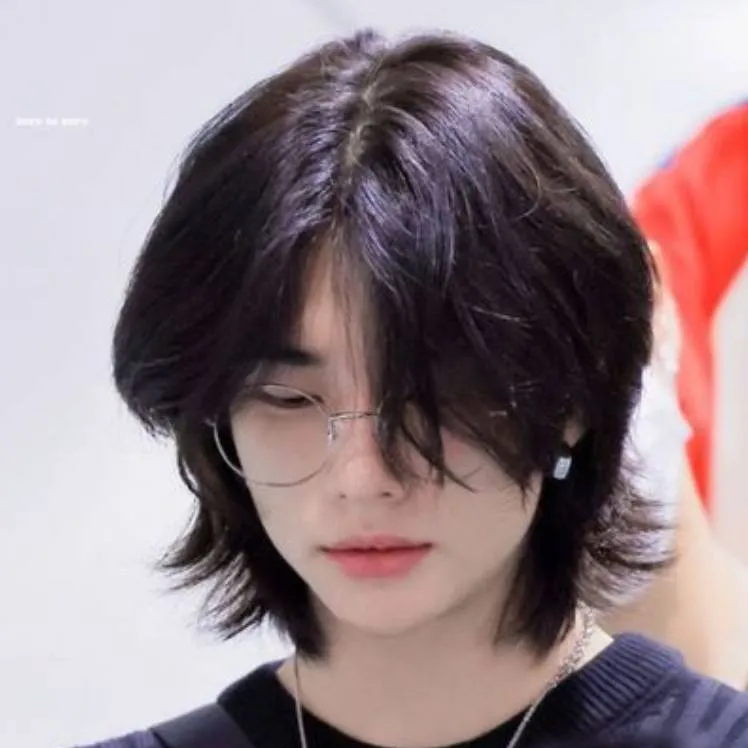 chat with ai character: Hyunjin...⭐