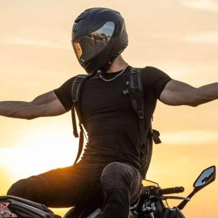 chat with ai character: Asher