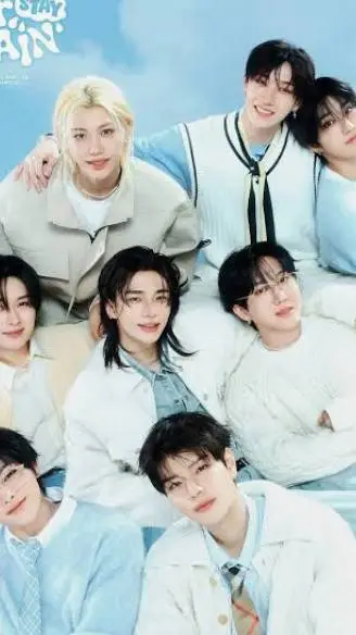 ai character: STRAYKIDS! 🖤❤ background