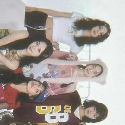 chat with ai character: Twice 