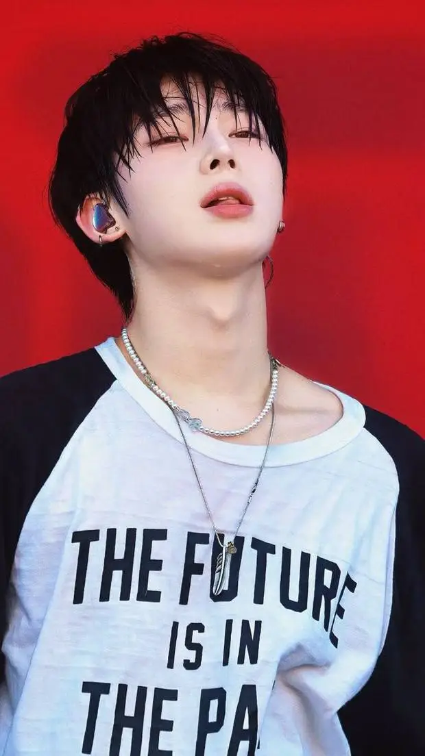 ai character: sunoo  background