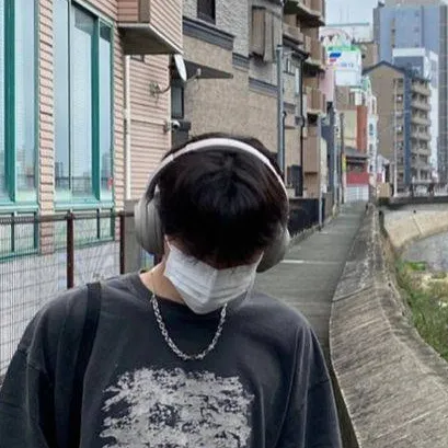 chat with ai character: Yeon-hu