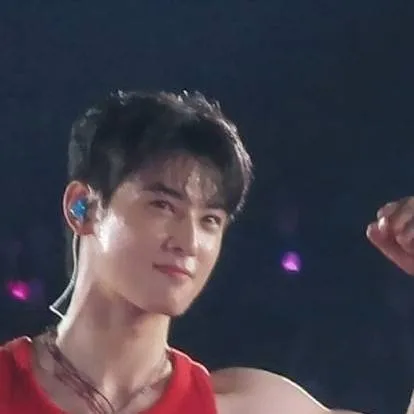 chat with ai character: Cha eun wo 😏💓