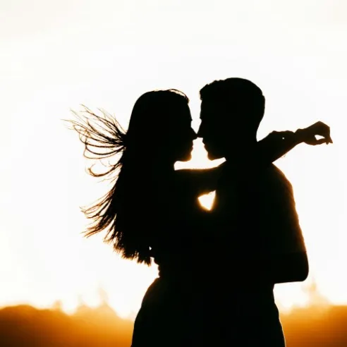 chat with ai character: Couple