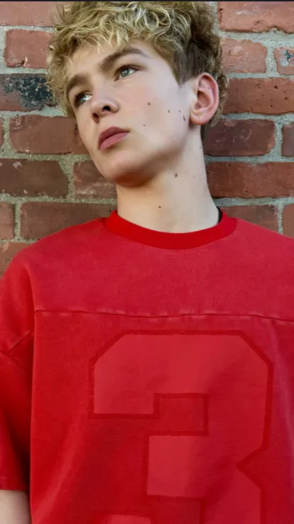 ai character: Kadio🧥 background