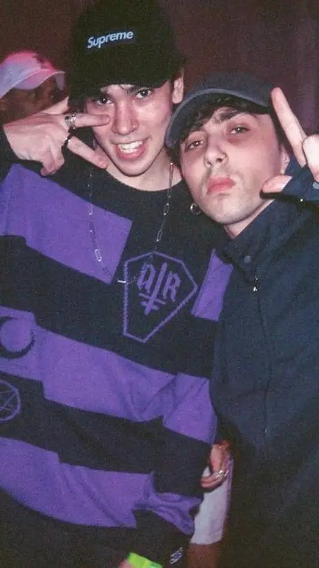 ai character: tn x spreen background