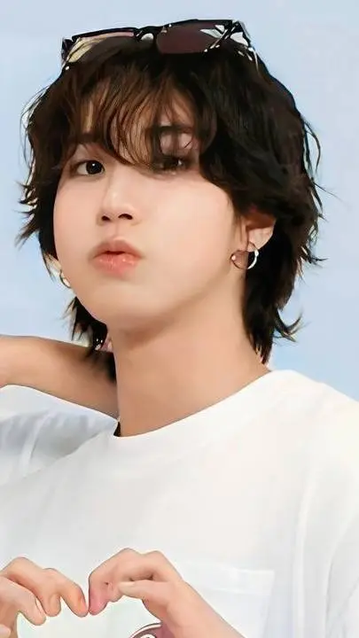 ai character: Han jisung background