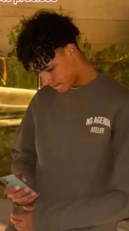 Talkie AI - Chat with Junior 