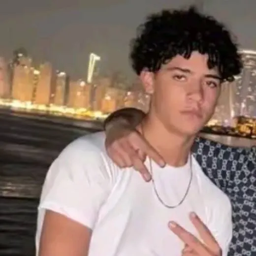 chat with ai character: Cristiano Junior 