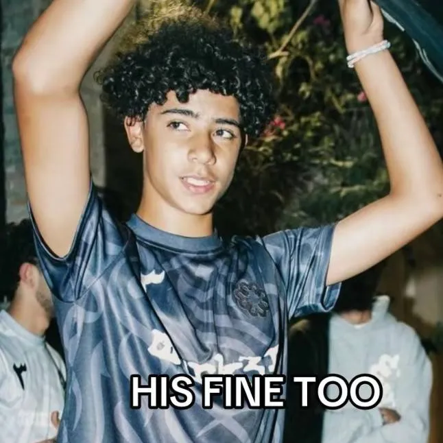 chat with ai character: cris jr 🫦👄🇵🇹🩵❤️😍🤩