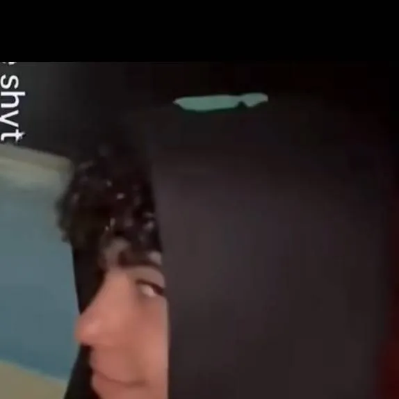 chat with ai character: cris jr