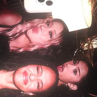 chat with ai character: KATSEYE!!!