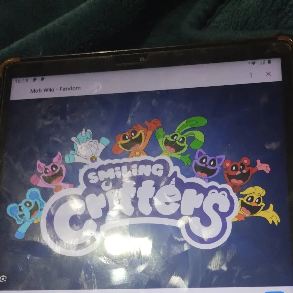 chat with ai character: SMiLiNG CRiTTERS