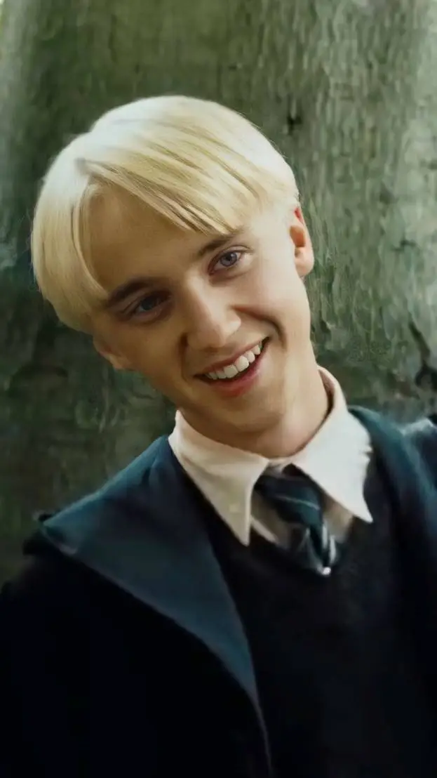 ai character: Draco Malfoy background