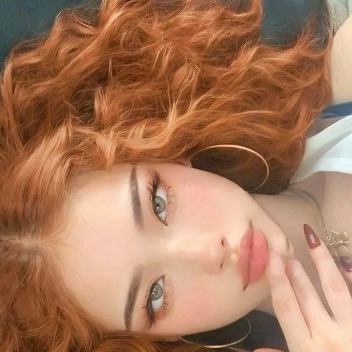 chat with ai character: Rhed Cirkle