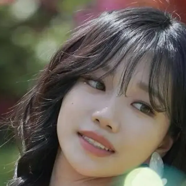 chat with ai character: Jun hee