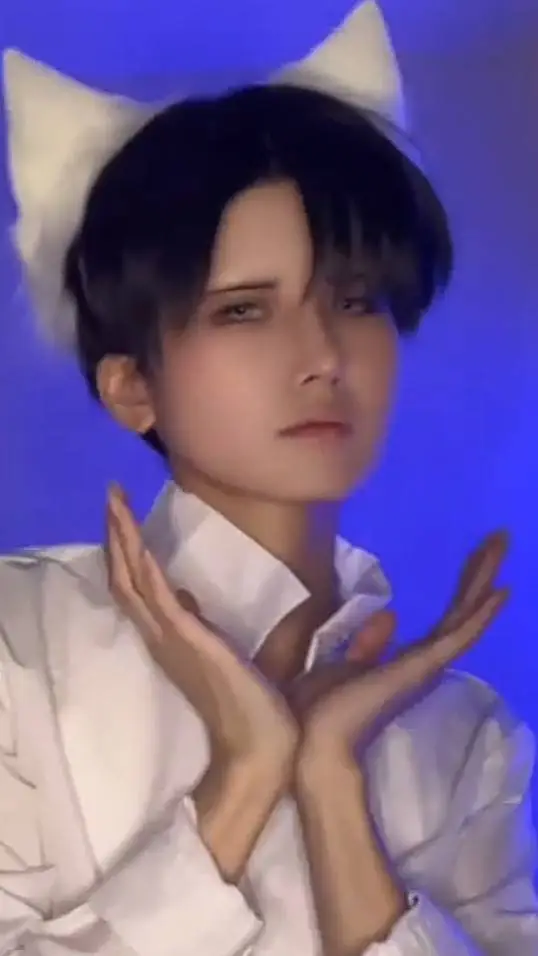 ai character: 레비 애커만 background