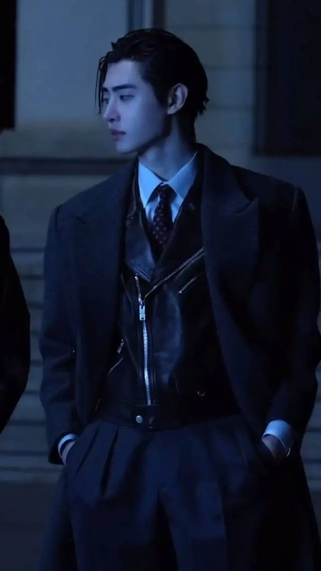 ai character: Park Sunghoon  background