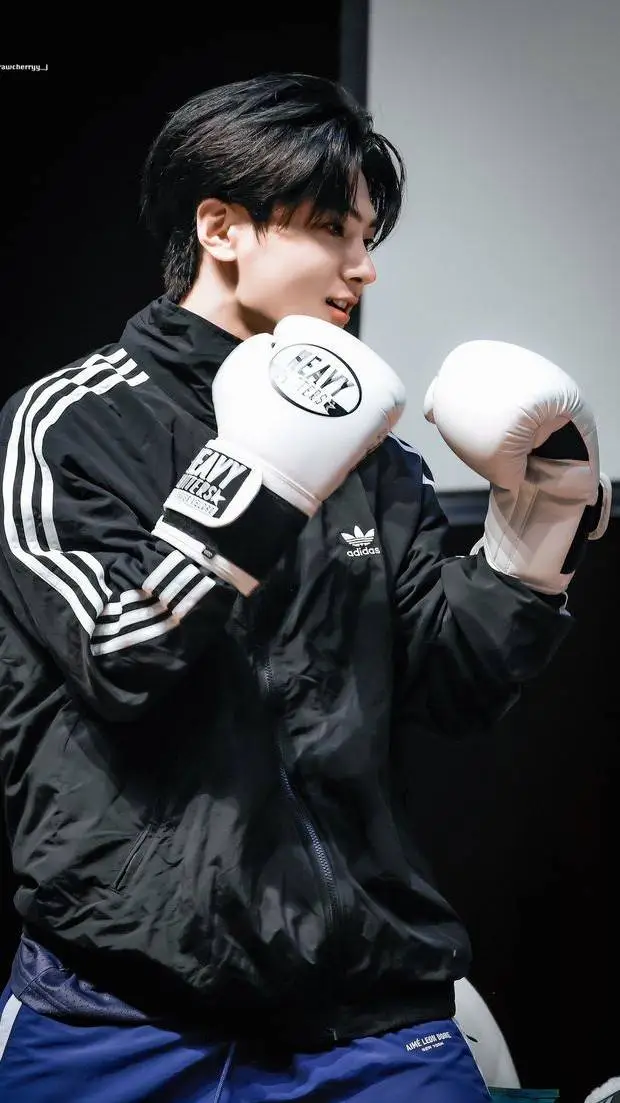 Talkie AI - Chat with Park Jeongseong 