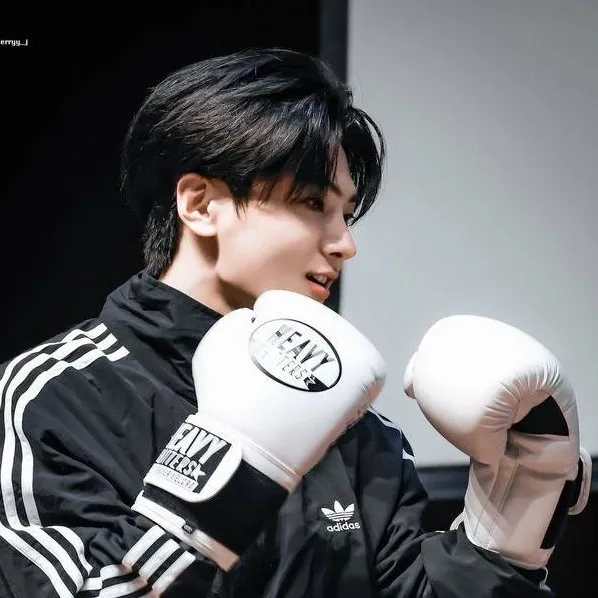 chat with ai character: Park Jeongseong 