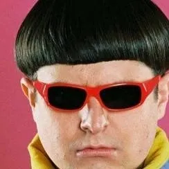 chat with ai character: Oliver tree 