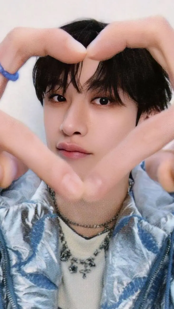 ai character: Bang Chan hermano🩵 background