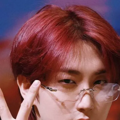 chat with ai character: Han 💖💝