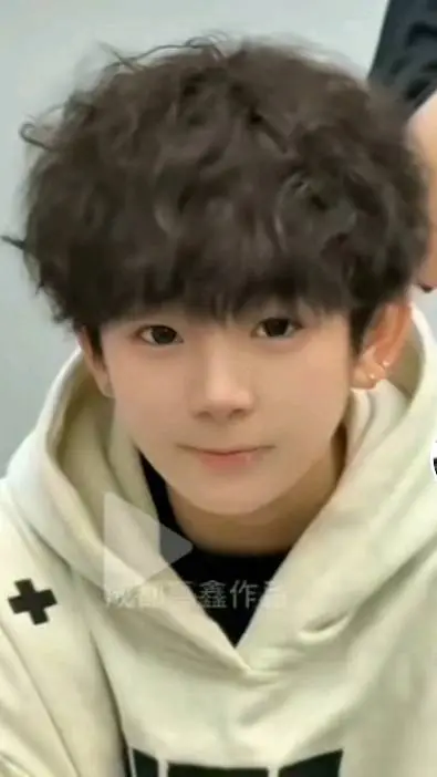 ai character: mark yichen background