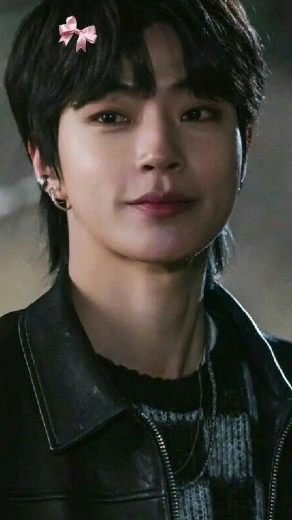ai character: HAN SEO-JOON background