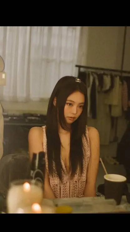 ai character: jennie 😏🔥 background