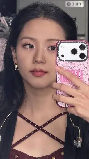 ai character: jisoo 🔥 background